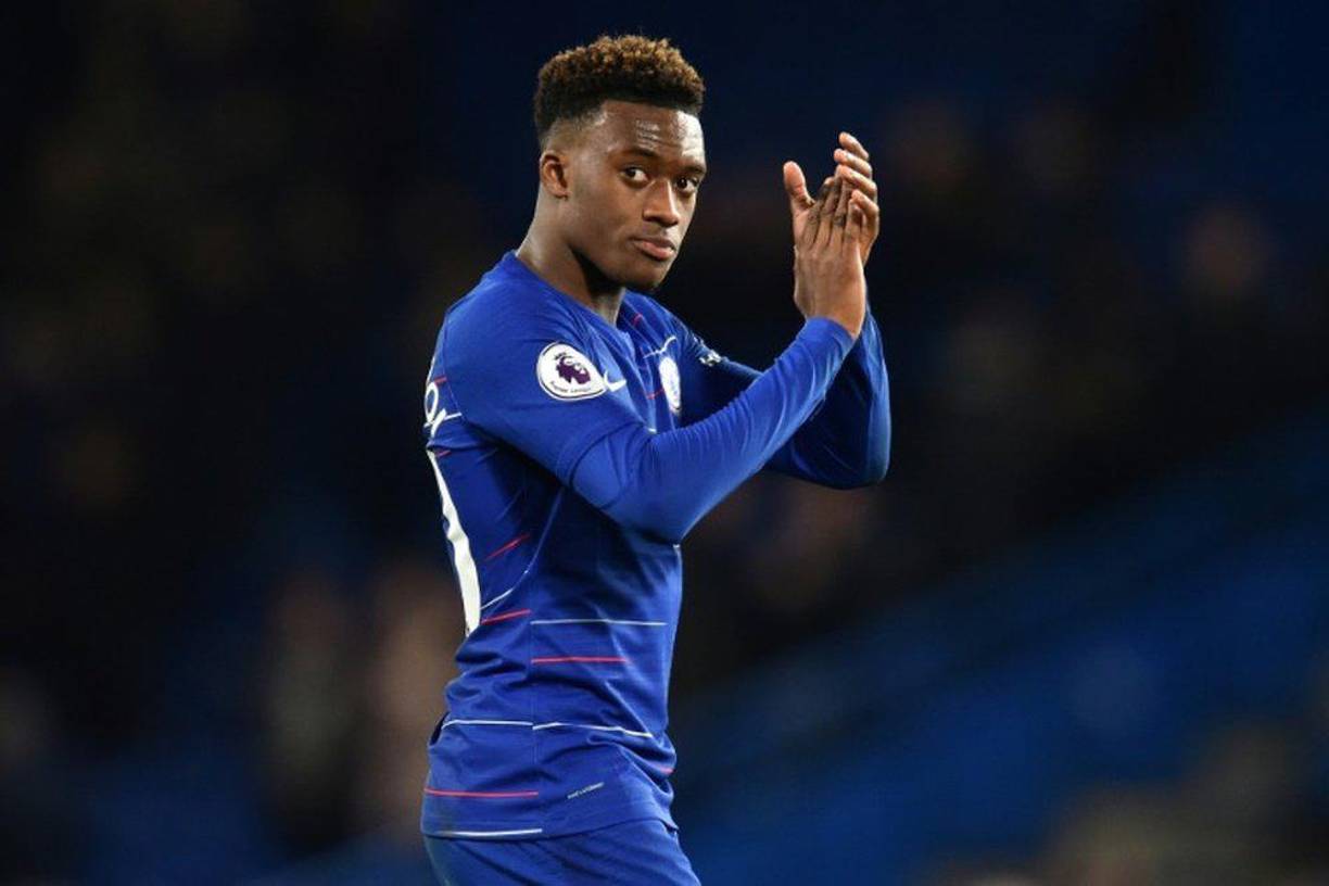 El extremo inglés Callum Hudson-Odoi no sigue en el Chelsea y jugará cedido a préstamo en el Bayer Leverkusen.