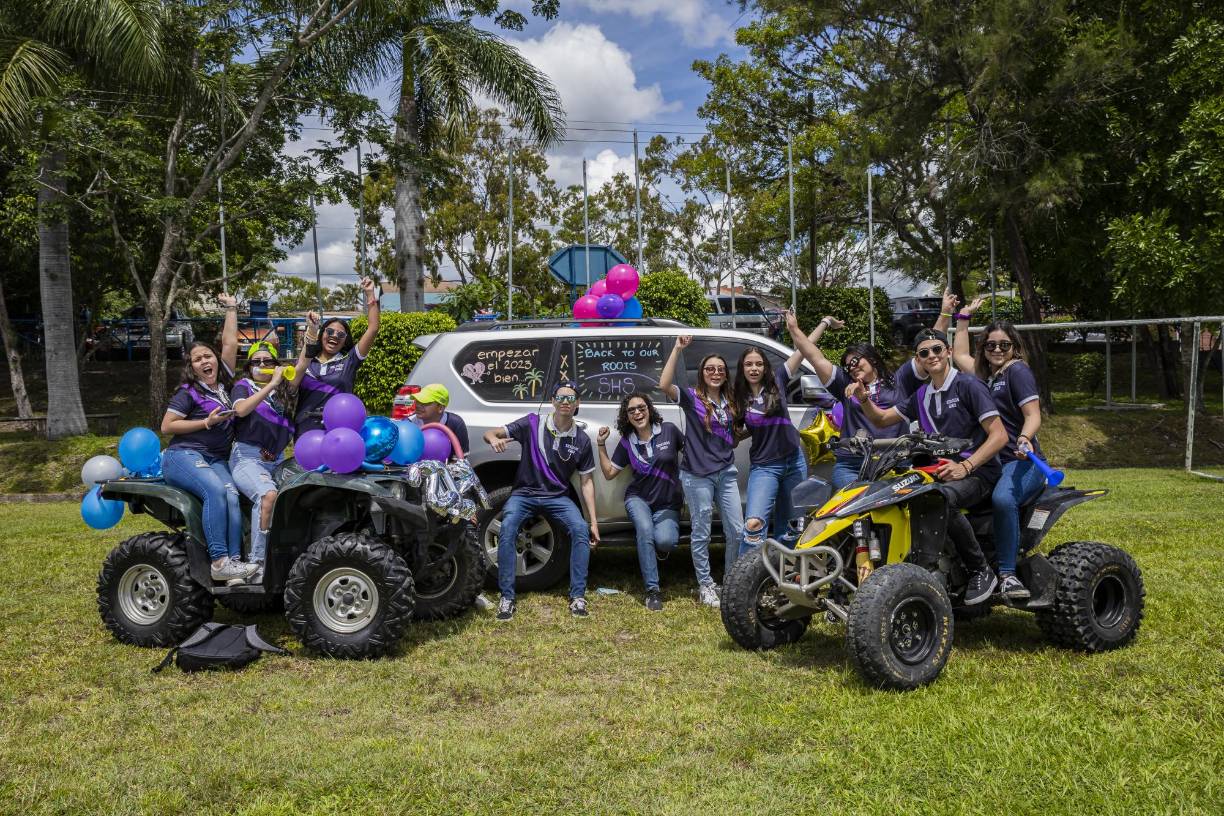 Durante la actividad los estudiantes de último año de secundaria departieron amenamente entre ellos
