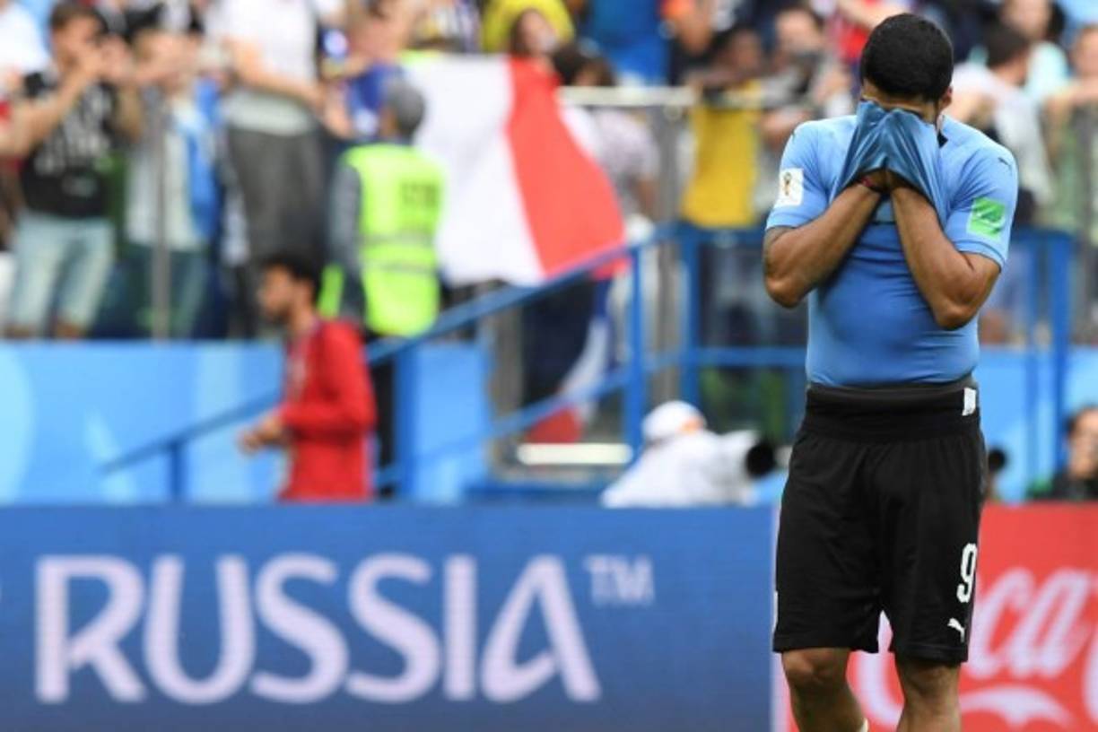 Un error garrafal del portero uruguayo Fernando Muslera sepultó este viernes el sueño celeste en Rusia-2018 ante una sólida Francia (2-0).