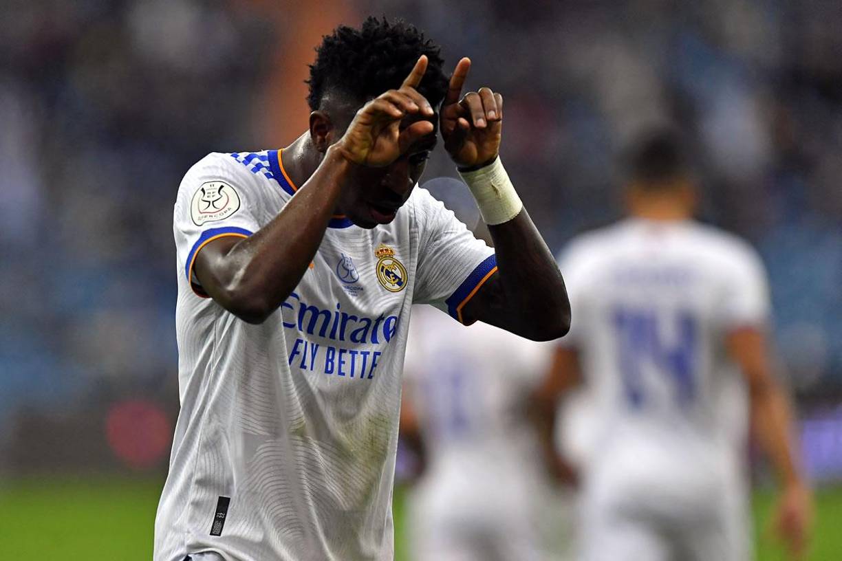 Así finalizó el crack brasileño su baile en la celebración del gol.