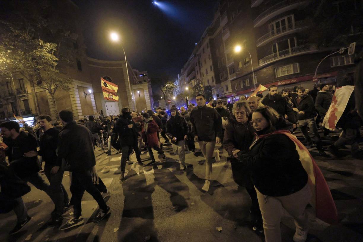 Masivas protestas en España contra Pedro Sánchez por polémica amnistía