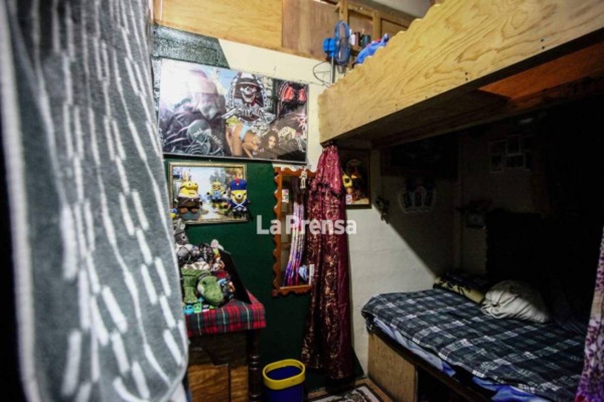 A pesar de las regulaciones, los internos tienen todas las comodidades en sus cuartos.