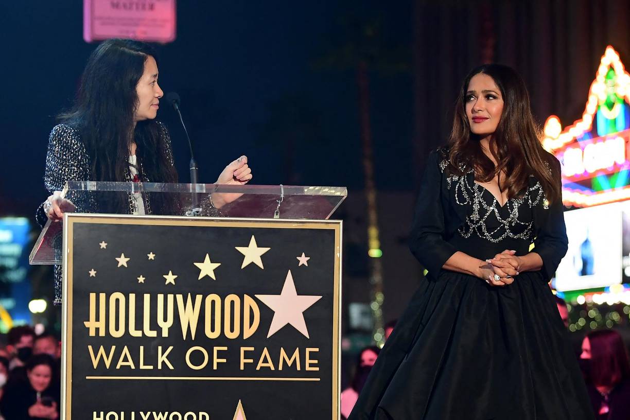 Por su parte, Chloé Zhao comparó a Hayek con su personaje en “Eternals” Ajak, que es “una líder, una madre y una sanadora”.