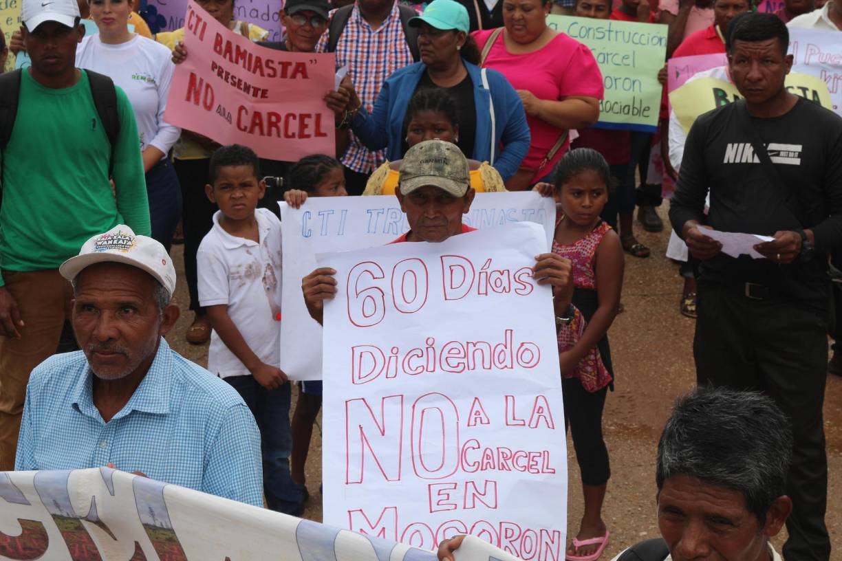 Son unas 800 manzanas de tierra donde se contempla la construcción de la megacárcel. Los pobladores aseguran que dichos predios pertenecen a los consejos territoriales indígenas de Gracias a Dios.