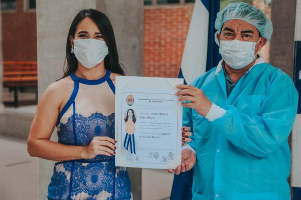 La Universidad Nacional Autónoma de Honduras en el Valle de Sula (Unah-vs) realizará la segunda entrega de títulos durante la pandemia a un grupo de egresados a los que no se les había podido dar respuesta. A continuación compartimos el listado publicado por la Universidad con los nombres de los egresados beneficiados. Fotos y artes: Redes sociales de Unah Valle de Sula.<br/><br/>