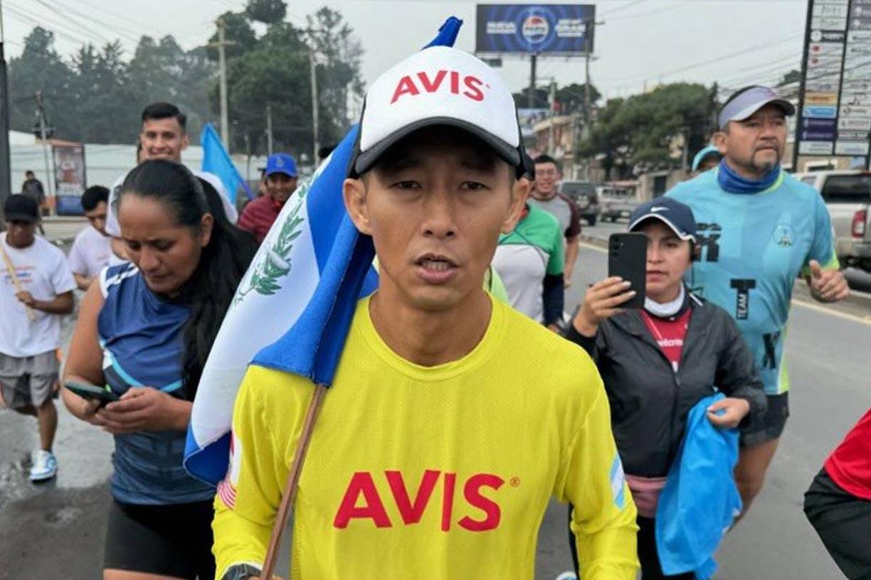 La travesía de Fujiyama no solo refleja su pasión por el deporte, sino su incansable deseo de cambiar la vida de miles de niños a través de la educación.