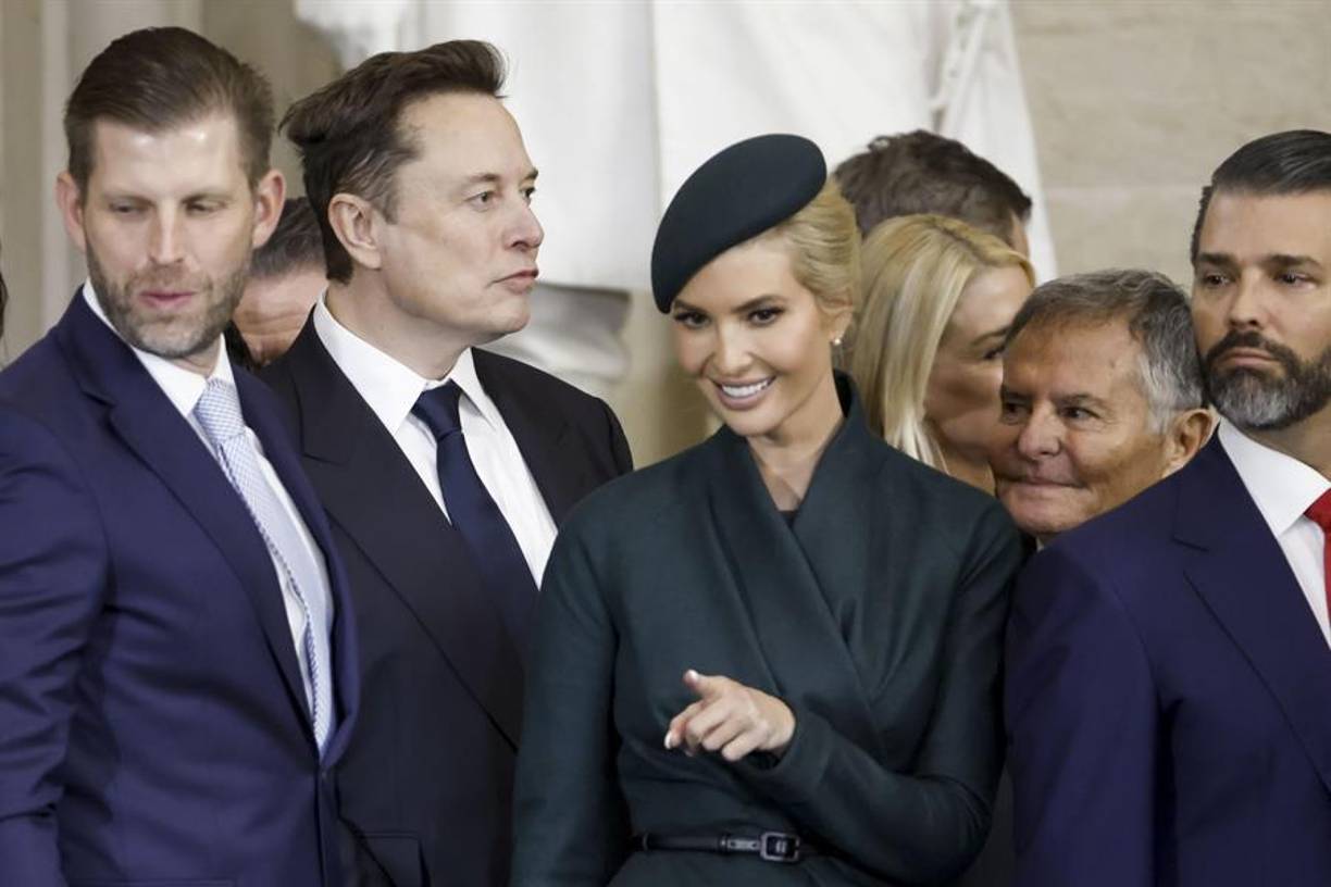 Ivanka Trump, hija del presidente estadounidense, Donald Trump, lució radiante en la investidura de su padre, en la que toda la familia regresó al centro de atención.