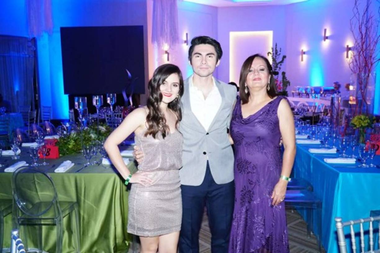 Sofia Bueso, José Hernández y Sonia Torres.