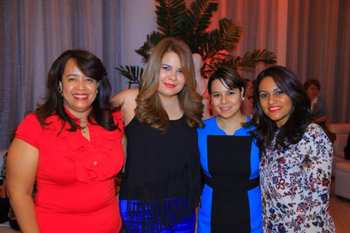 Karla Chiang, Ana Ramírez, Yolani Paredes y Elsee Durón.