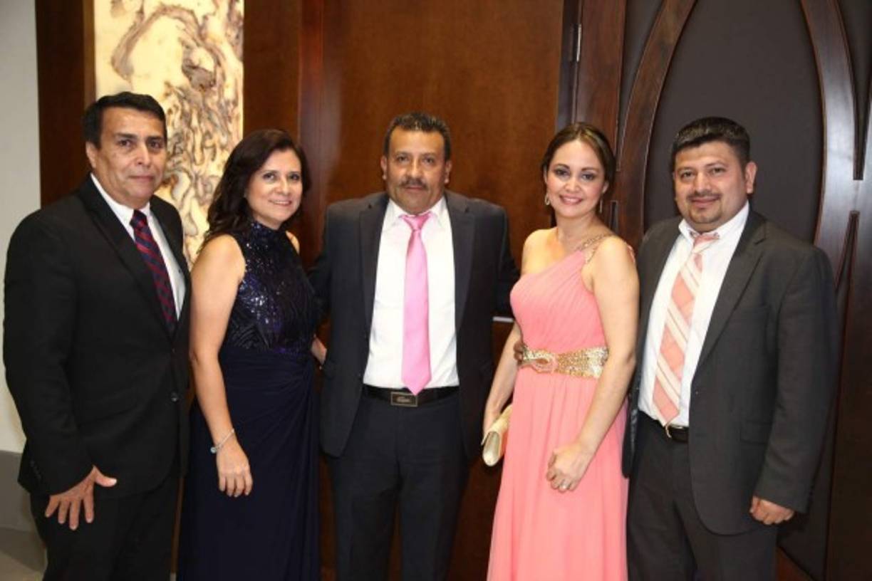 Arístides Alvarenga, Welda Morales, José Reyes, Yencie y Marlon Cálix.