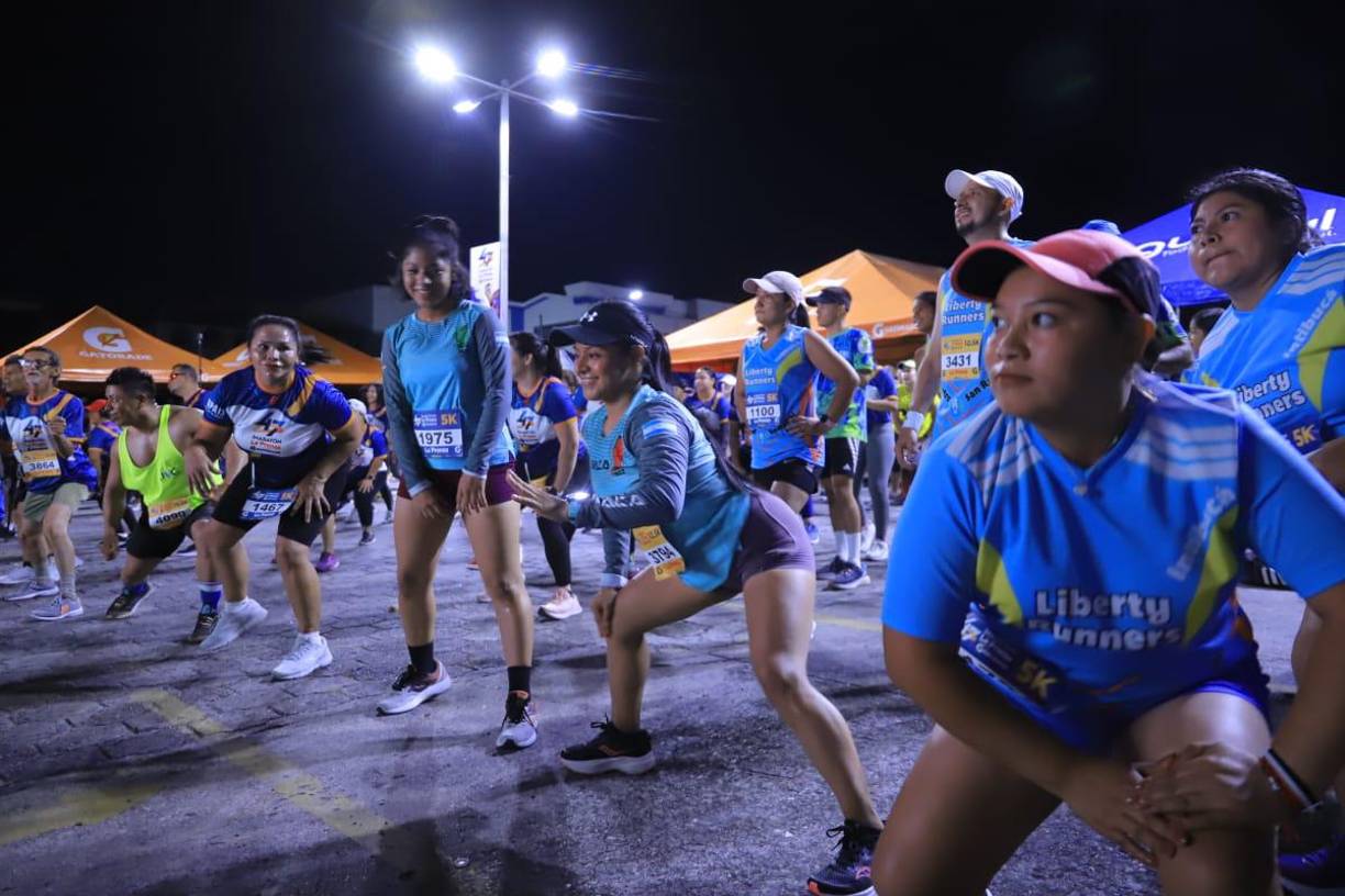 Los participantes llegaron a las 4 de la mañana para realizar los ejercicios de calentamiento.