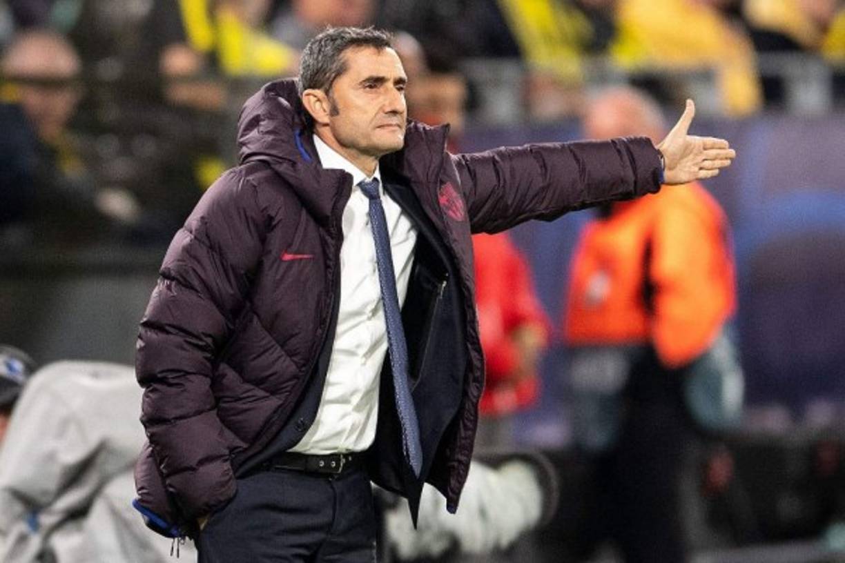Ernesto Valverde cuenta con un equipo base, pero hay unos futbolistas a los que no toma en cuenta por lo que saldrán del FC Barcelona. Algunos se irán cedidos a préstamos y otros con trueques, indican en España.