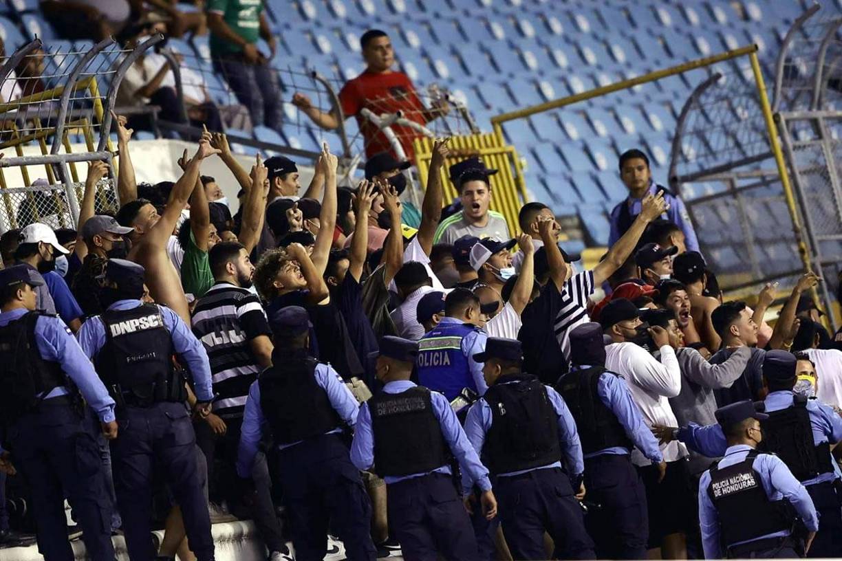 Dichos aficionados resultaron ser parte de la barra del Real España, que lograron entrar al estadio Olímpico pese a la prohibición del Marathón.