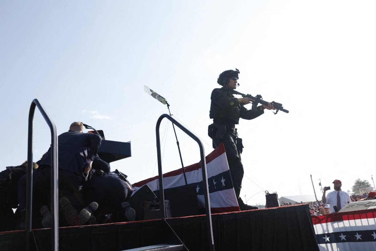 La investigación “examinará las acciones del <b>Servicio</b> <b>Secreto</b> antes, durante y después del intento de asesinato”, dijo el secretario de Seguridad Interior. 