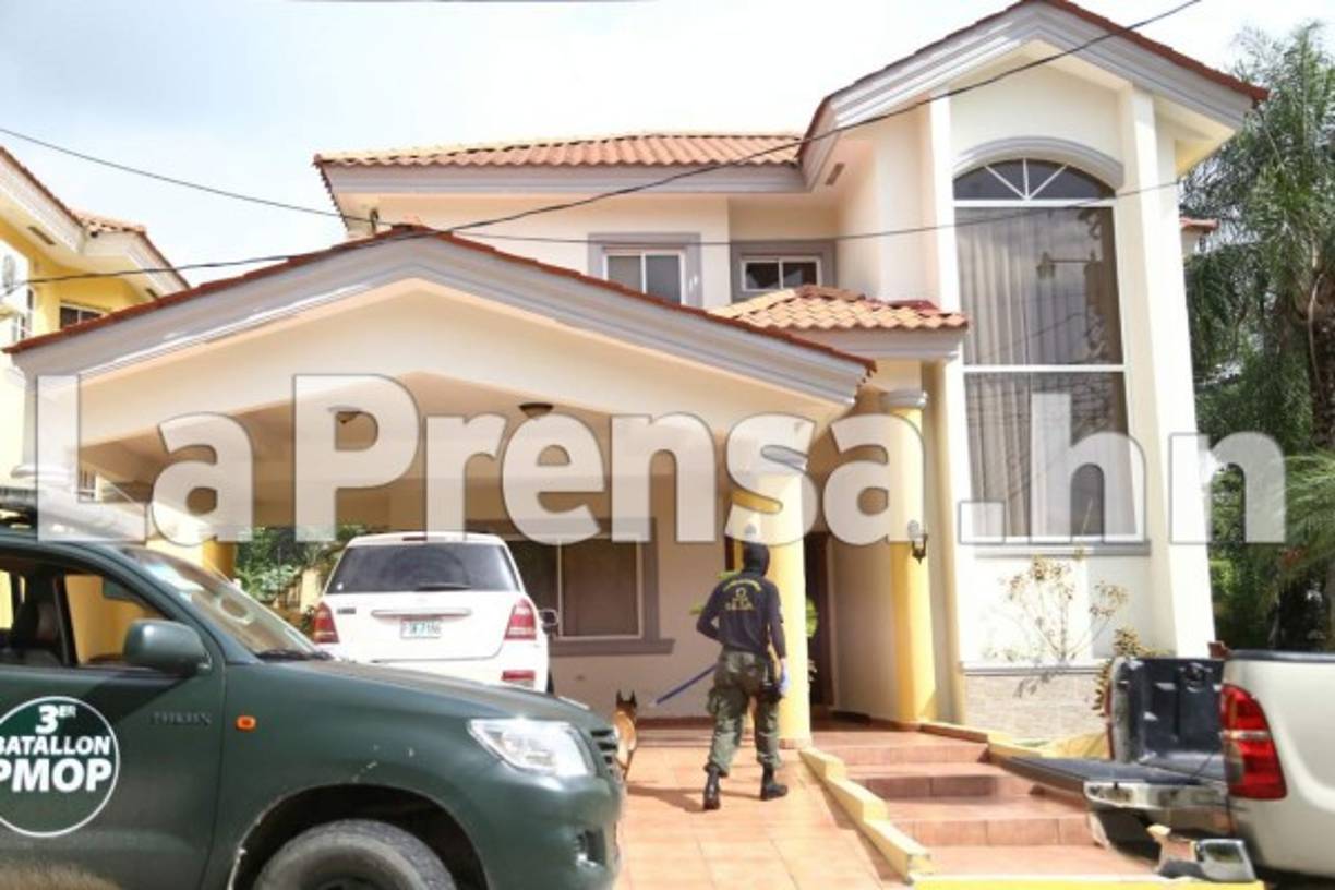 La casa del dueño del autolote New Orleans, Óscar Efraín Cortés Cabrera, fue también fue allanada.