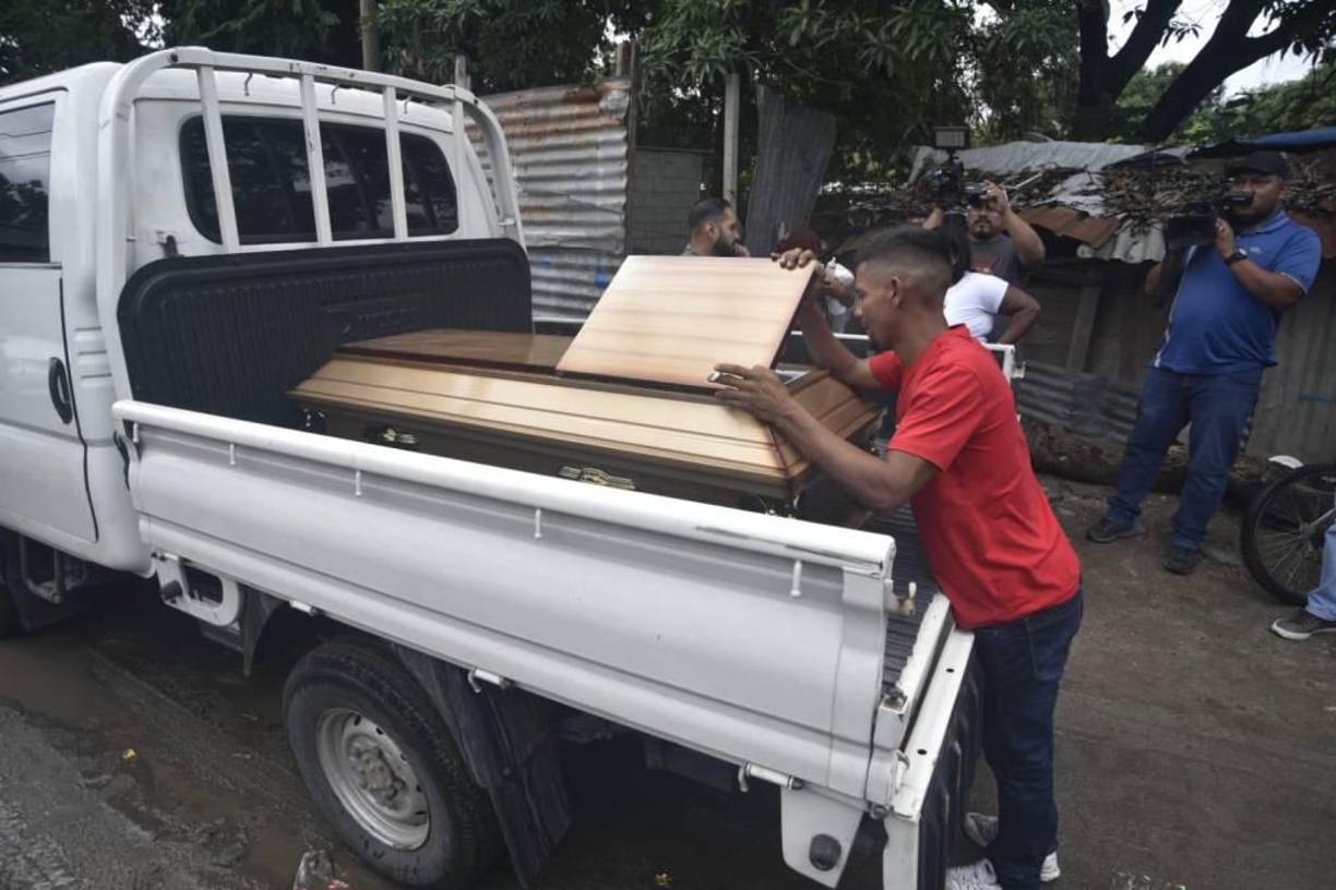 “Para mí esto es terrible, era hijo de mi hermano menor, nunca me imaginé que pasara. Yo miré que corría la gente y decían ‘a un niño lo mató un cohete’; pero no sabía que era él”, lamentó María Elena Córdoba, tía de José Isaí.