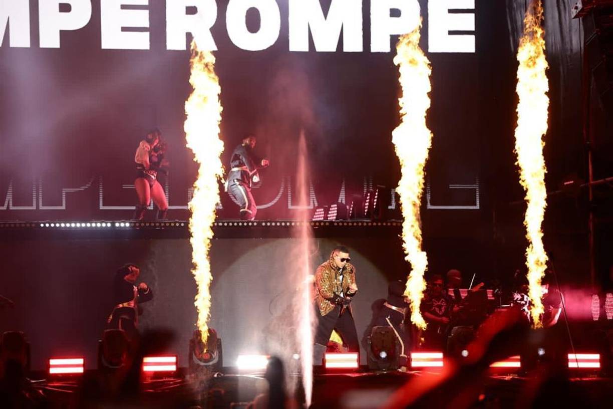 “Yo sé que aquí hay muchos emprendedores, empresarios, profesionales y quiero decirles que todo se puede lograr. Este chamaquito empezó desde cero”, recordó. 