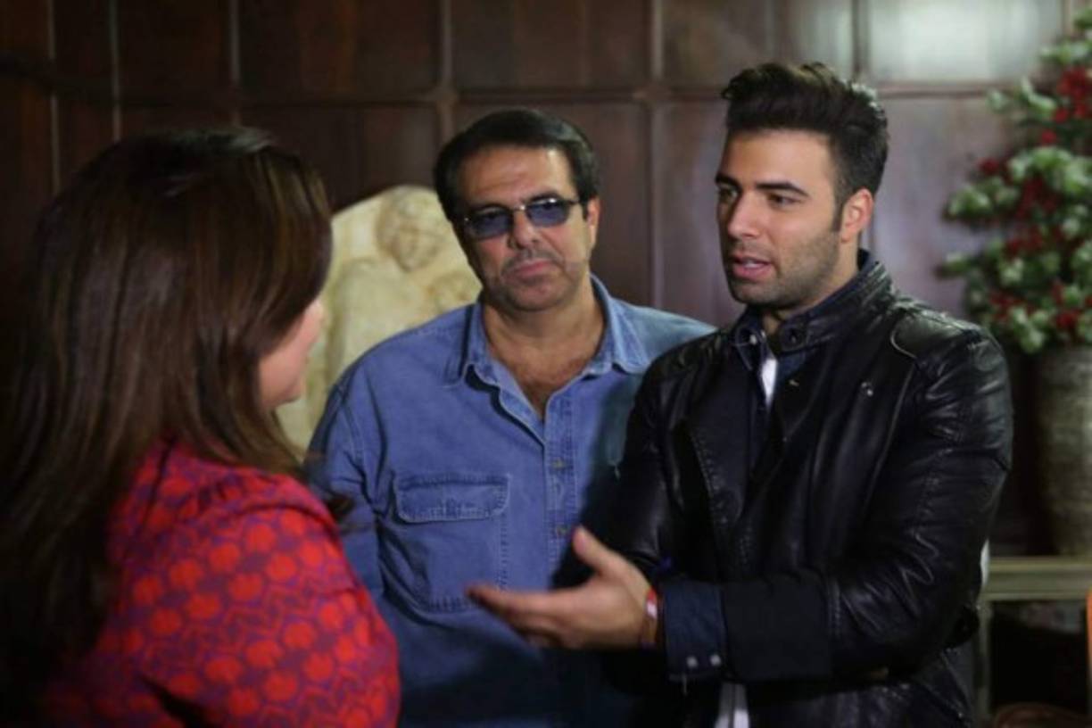 Jencarlos Canela junto a la primera dama de Honduras, Ana de Hernández. <br/><br/>
