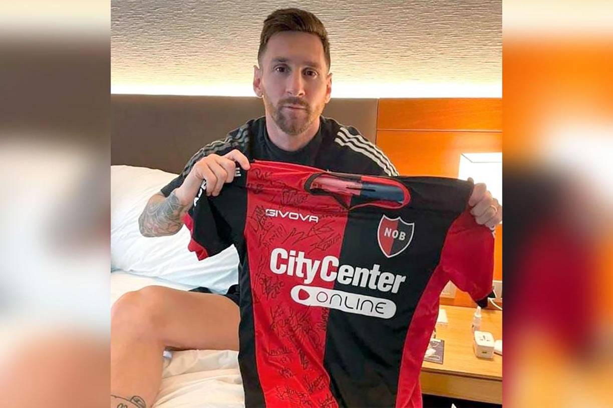 El cuadro rosarino quiere estar como uno de las propuestas para el actual campeón del mundo y es por ello que se ilusionan con cumplir el sueño de que Messi vista la camisa de Newell’s, club del que es hincha. “Vamos a ir por el sueño Messi, la gente necesita homenajearlo acá. El tiempo dirá si viene o no. Nosotros lo esperamos cuando quiera”, expresó el vicepresidente de Newell’s, Pablo Allegri.