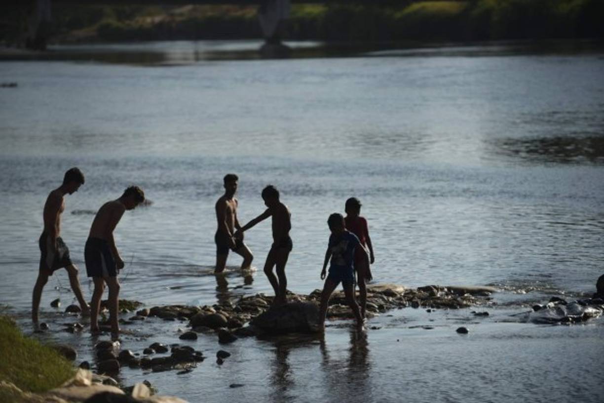 El comisionado del Instituto Nacional de Migración (Inami), Tonatiuh Guillén, apuntó que 3,051 personas se han registrado ante el instituto para el proceso de regularización, de los cuales 2,517 son de Honduras, 302 de El Salvador, 184 de Guatemala, 43 de Nicaragua, 4 de Haití y una persona de Brasil.