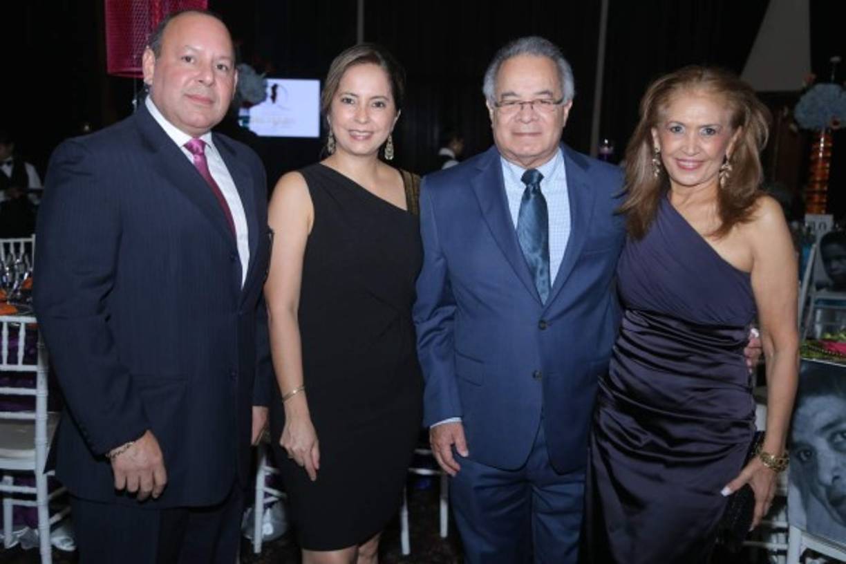 Rafael Méndez, Sandra Mata, German e Iris Salinas