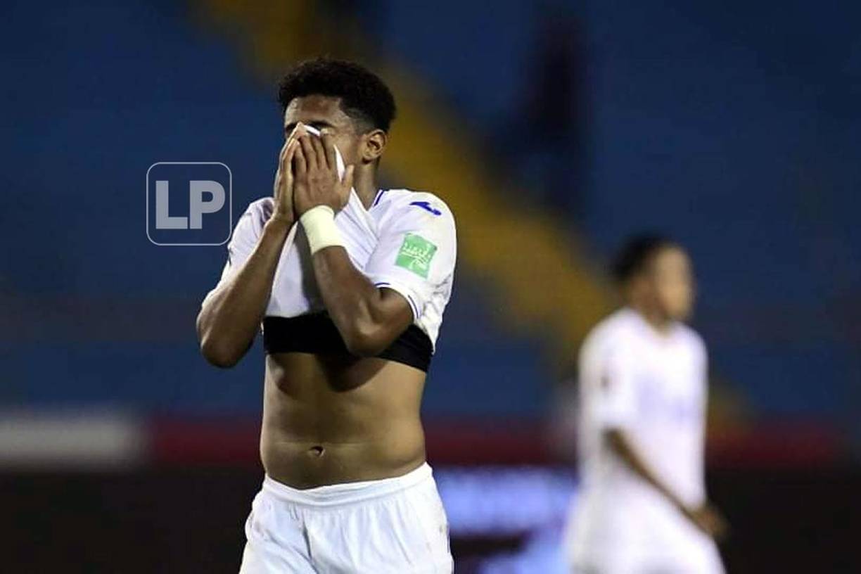 Antony ‘Choco‘ Lozano se lamenta tras una ocasión fallada contra Canadá.