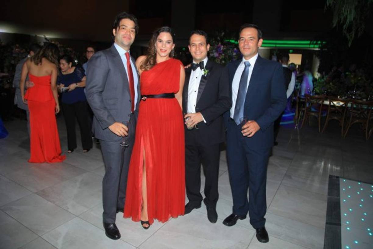 Rafael y Carla Flores con Juan José Rishmawy y Raúl Ulloa.
