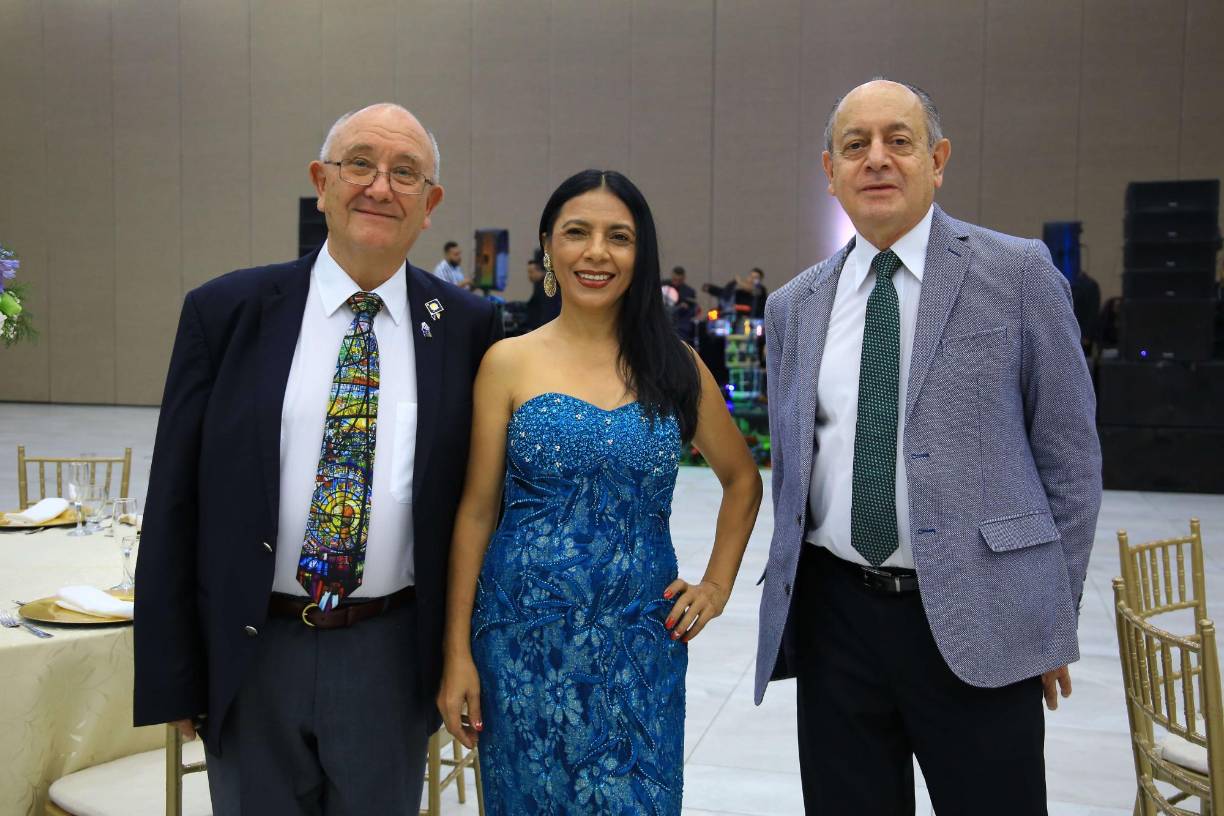 Carlos Flossbach, Kathy Guerra y Juan Francisco Rojas