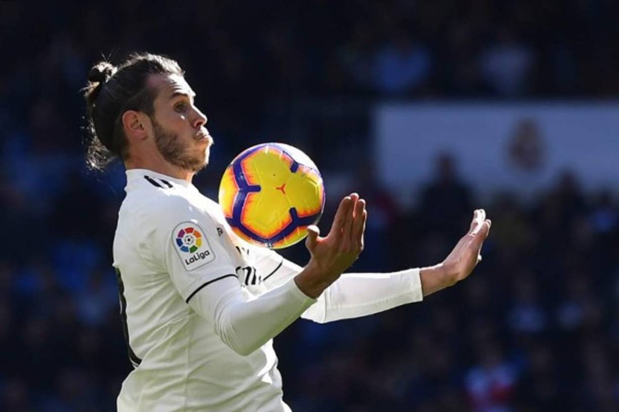Y al parecer el galés Gareth Bale será el último que estará en el ataque del Real Madrid ante Barcelona, el ariete completaría el tridente de ataque con Vinicius y Benzema.
