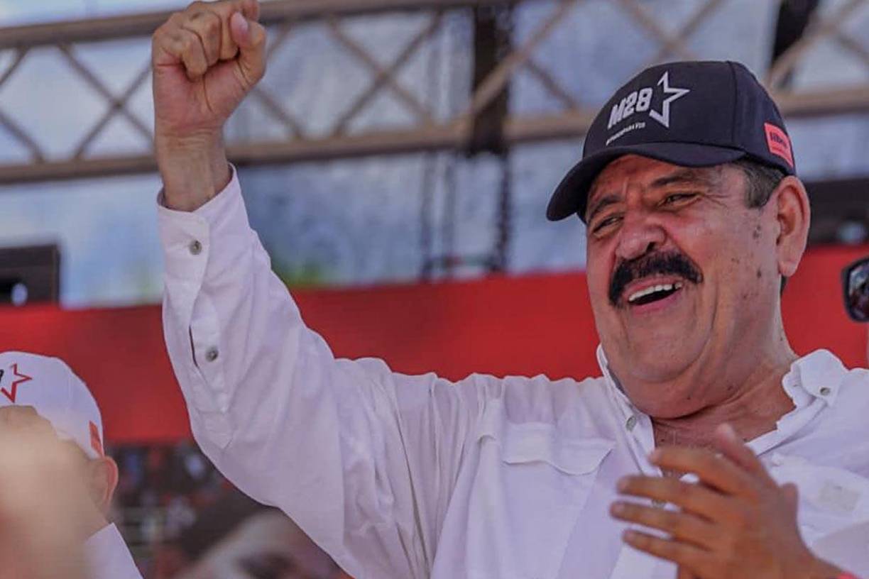 “Ahora estoy convencido de que la reunión fue grabada, caí en la trampa, asumo mi responsabilidad, existe un video (del encuentro)”, cuyo único objetivo fue “hablar sobre una oferta de una aportación a la campaña”, enfatizó el diputado oficialista.