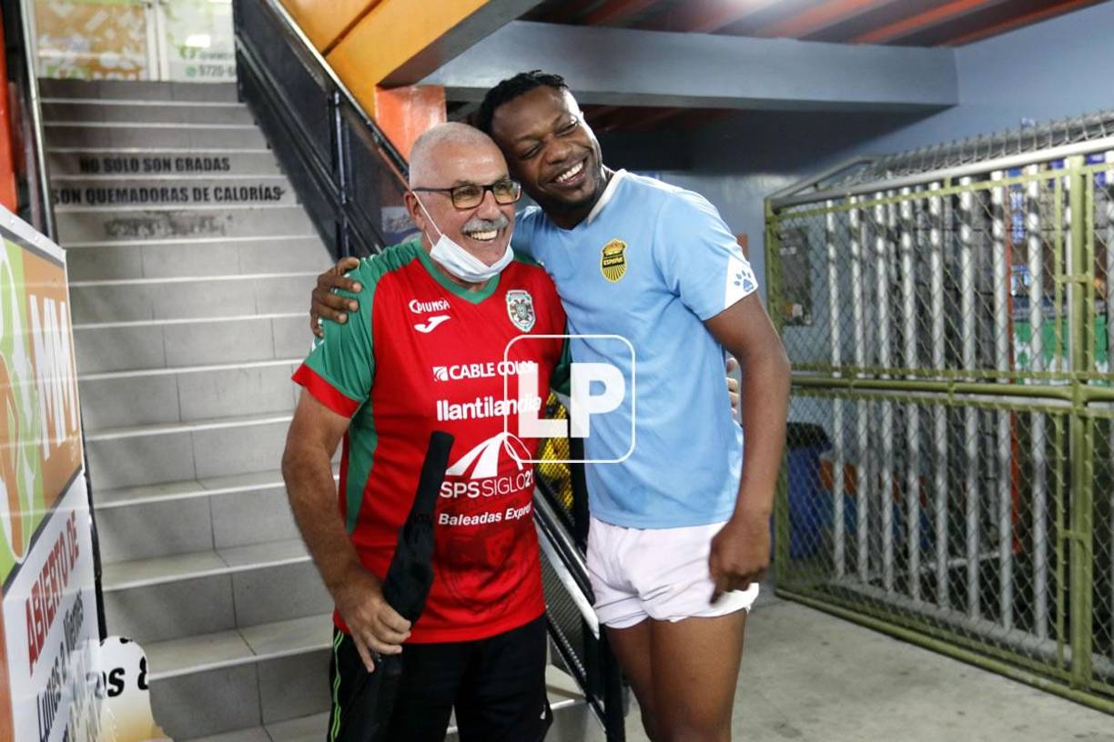 Kevin Álvarez y Manuel Keosseián se dieron un cariñoso abrazo.