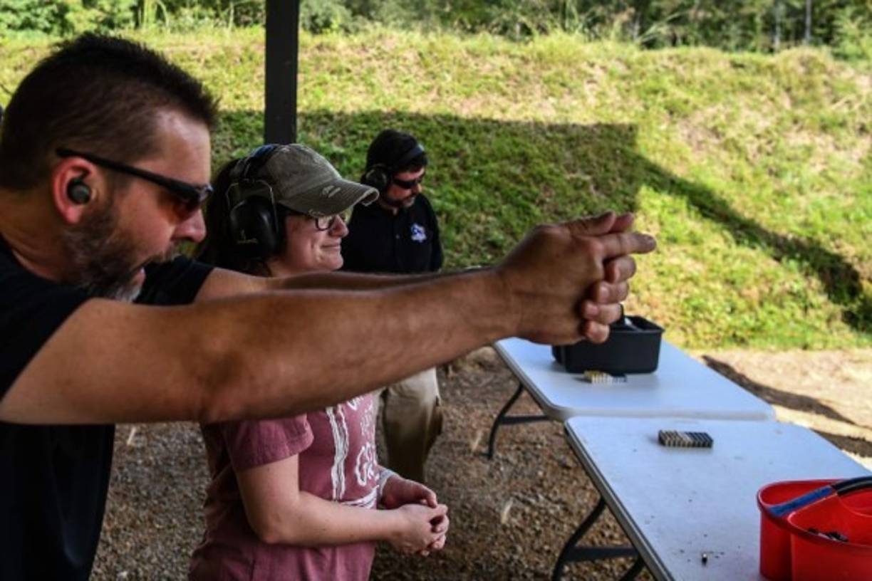 'Me siento algo menos segura a causa de la violencia que se ve en la televisión. Quiero ser capaz de protegerme', dijo Brenda Dumas.