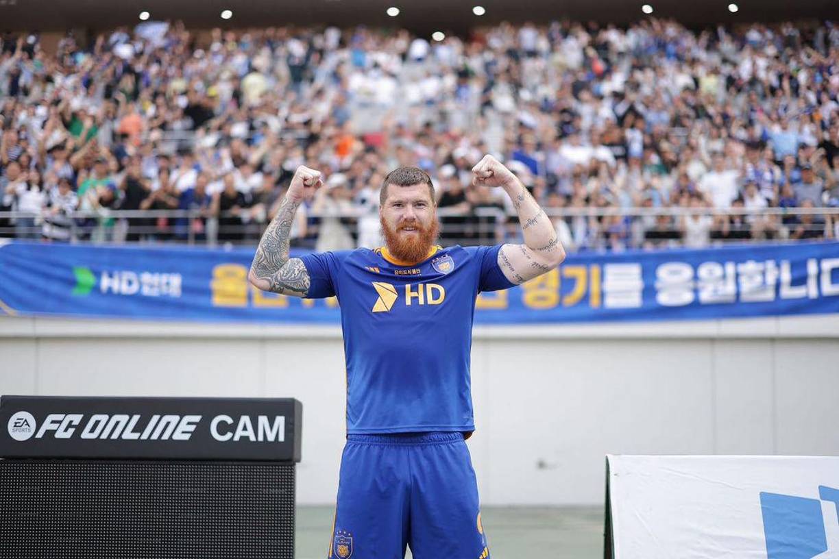 Sin embargo, estos no pasaron desapercibidos para el atacante del Ulsan Hyundai de Corea del Sur, a quien no le hicieron mucha gracia las críticas. 