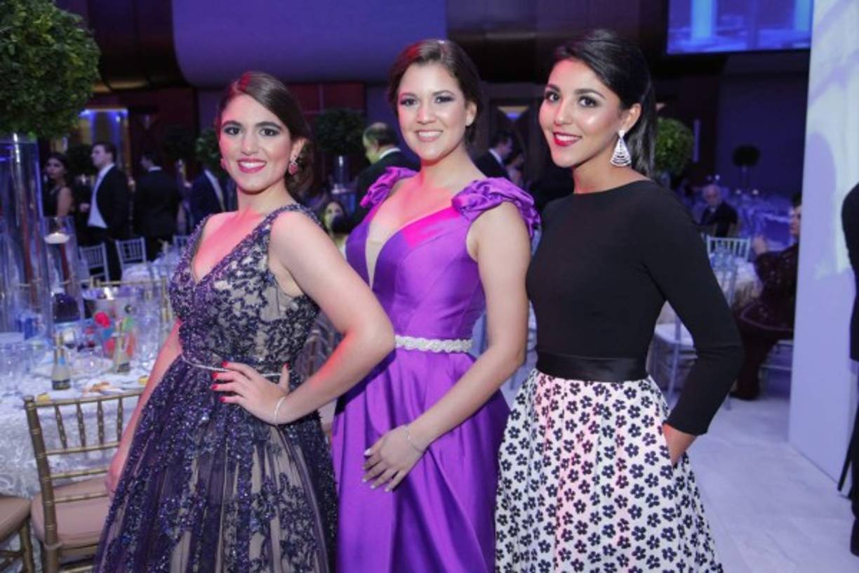 Máyida Yacamán, Valeria Delgado y Arianna Boadla.