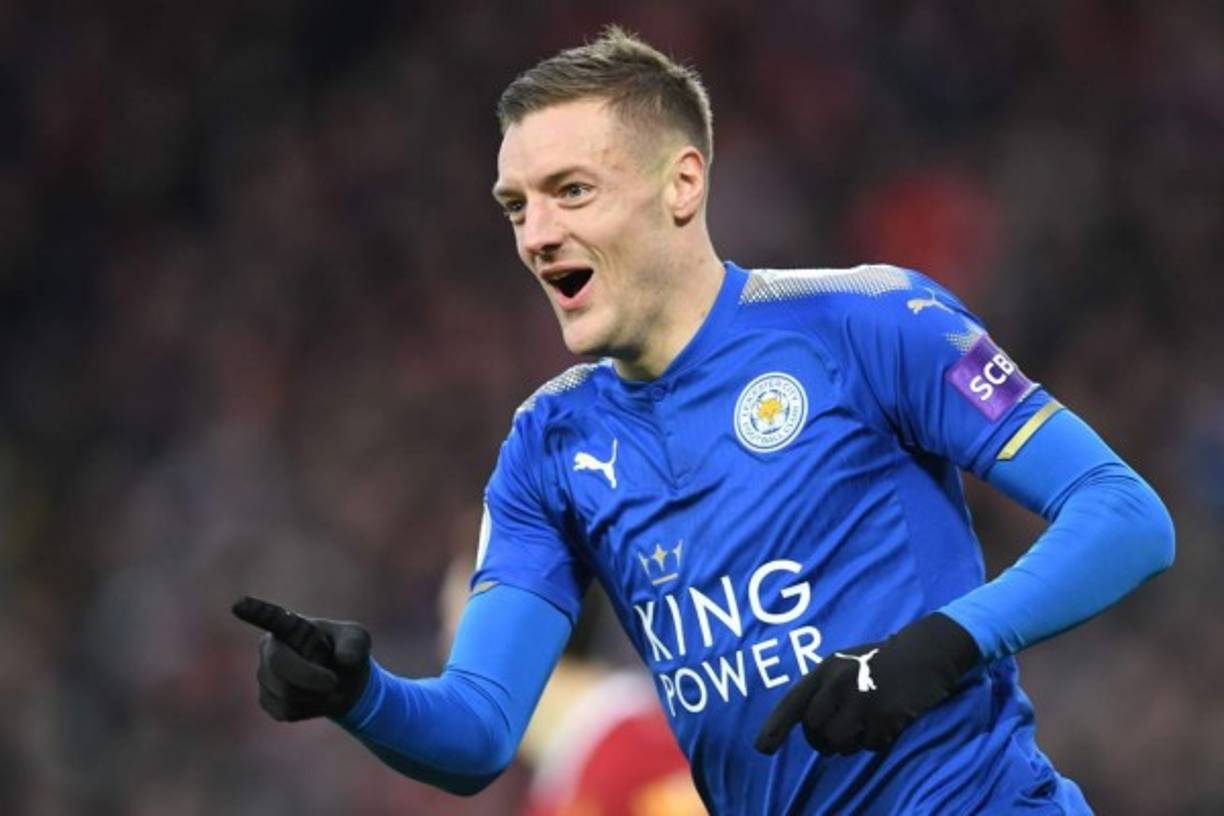 El Liecester quiere retener a Jamie Vardy. Después de la más que probable salida de Mahrez la temporada que viene, el conjunto inglés quiere retener a su otra estrella. Según Sky Sports jugador y club ya habrían iniciado conversaciones para renovar su contrato. Foto AFP
