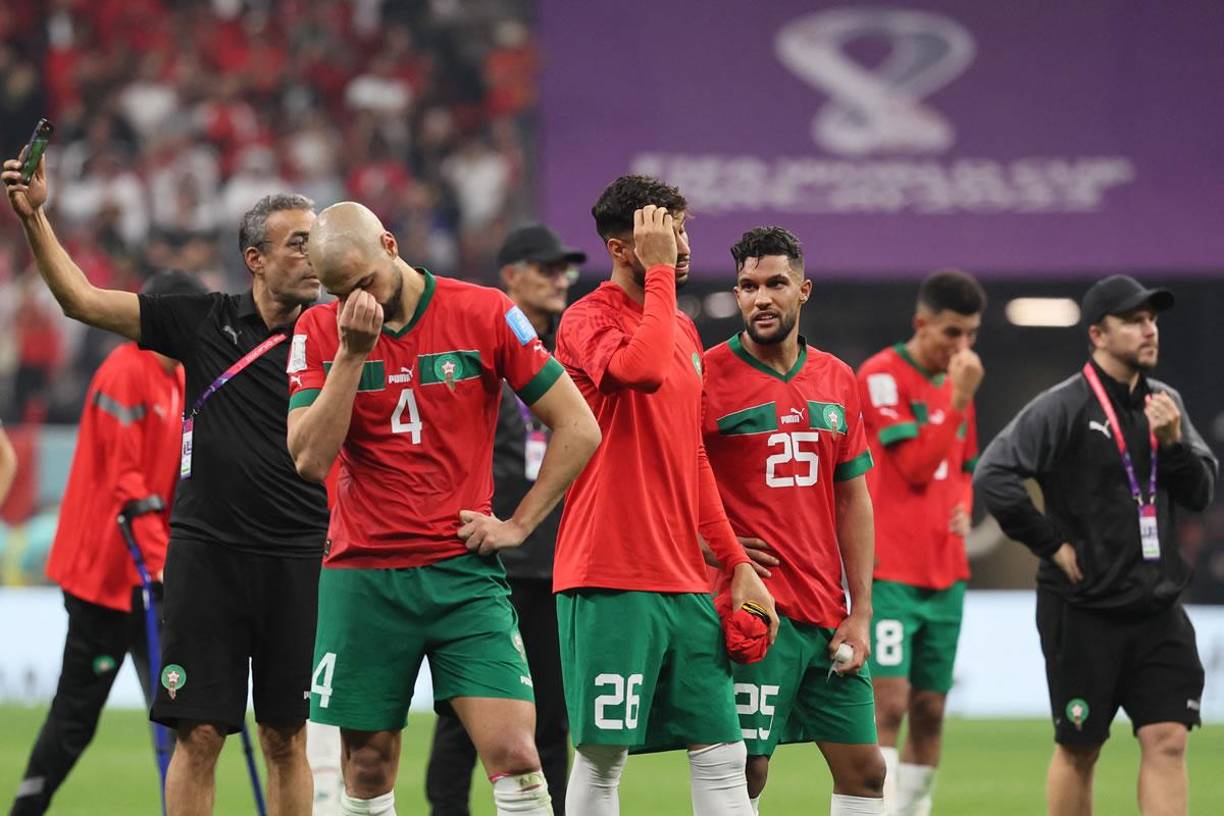 El dolor de los jugadores de Marruecos por la eliminación en semifinales del Mundial de Qatar 2022.
