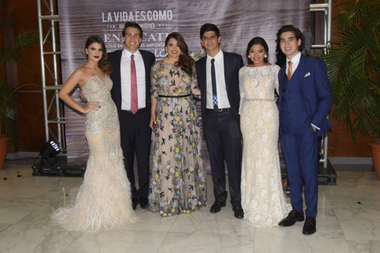 Issa Jaar, Maurizio Hepburn, Victoria Carrión, Raúl Faraj, Sofía Saavedra y Esteban Larach.