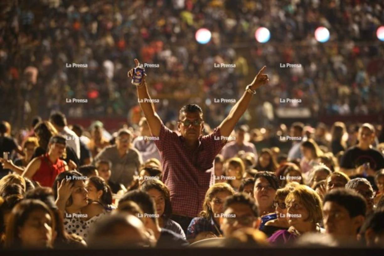 Marco Antonio Solís cumplió las expectativas con un show lleno de emociones y sentimientos.