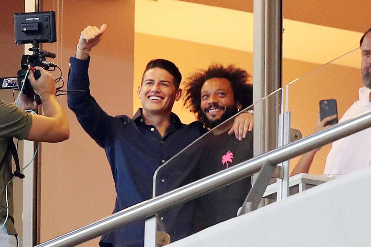 James Rodríguez se mostró feliz de llegar al Olympiacos, donde compartirá vestuario con Marcelo.