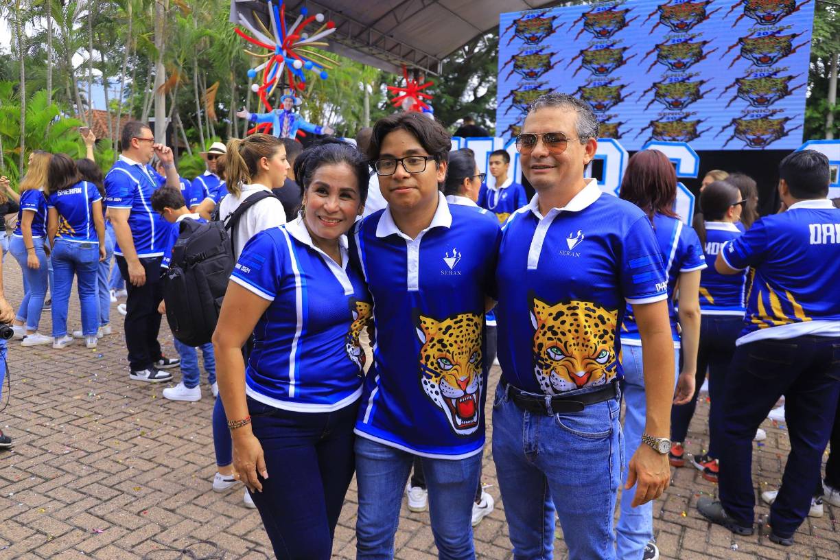 Waleska Morgan, Fernando Mejía y Emerson Mejía 