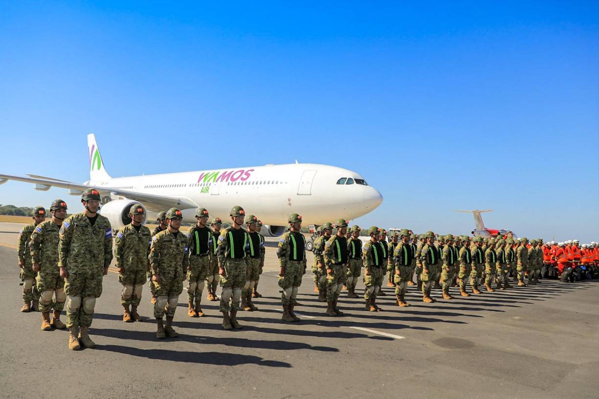 El funcionario señaló que el grupo “esta capacitado para permanecer 52 días” e indicó que “la misión que llevamos es ayudar a nuestros hermanos turcos”.