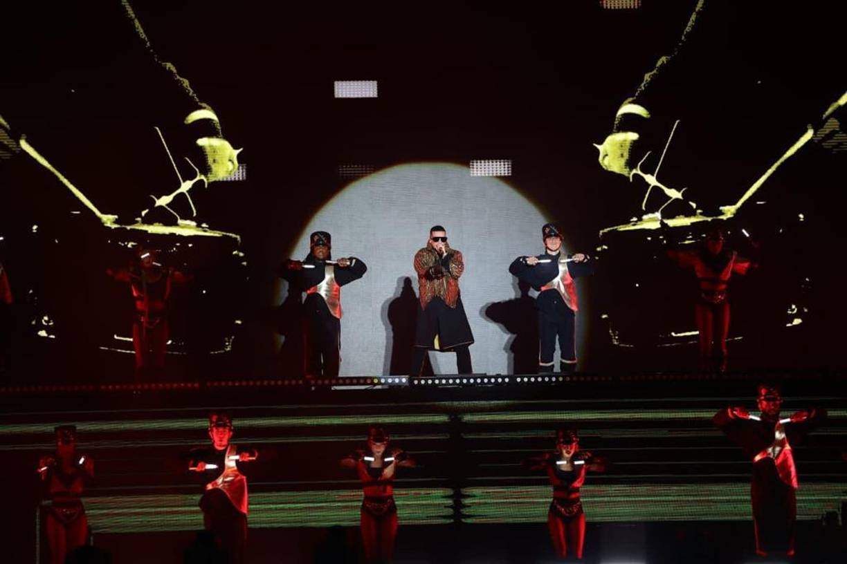 Uno de los momentos más emotivos de la noche fue cuando el público empezó a gritar al unísono: “Daddy”, “Daddy”, “Daddy”. 