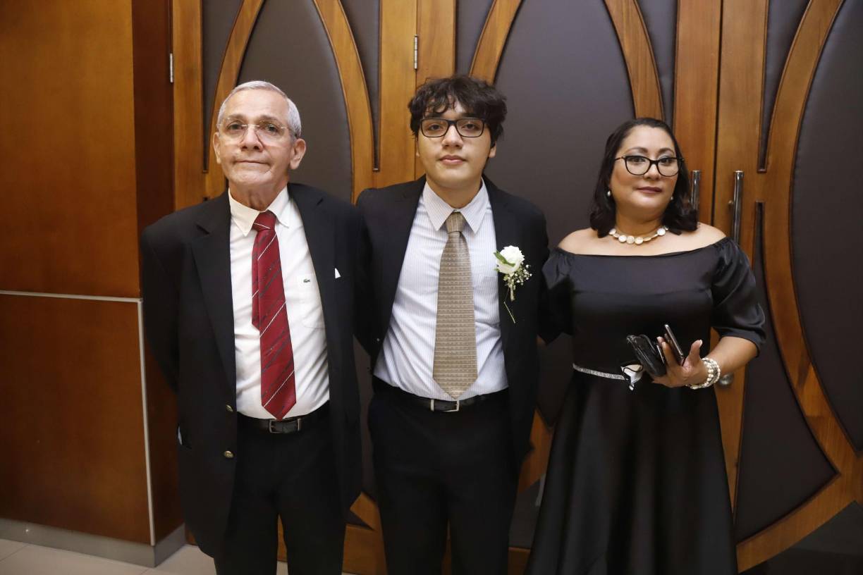 Manuel Guillén, Mateo Guillén y Xiomara Garmendia