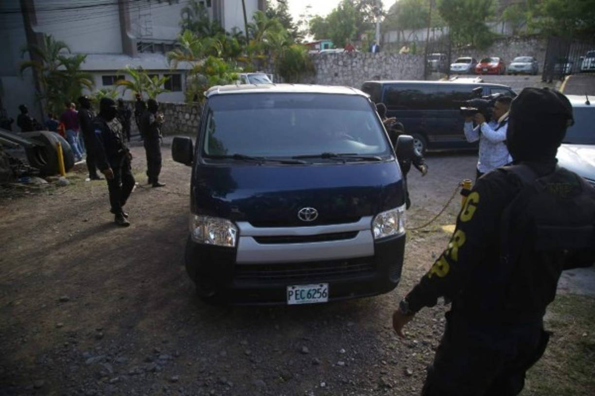 Los imputados fueron trasladados a las 7:00 am en cuatro microbuses desde los centros de detención donde cumplen detención judicial que se les dictó en audiencia de declaración de imputado.