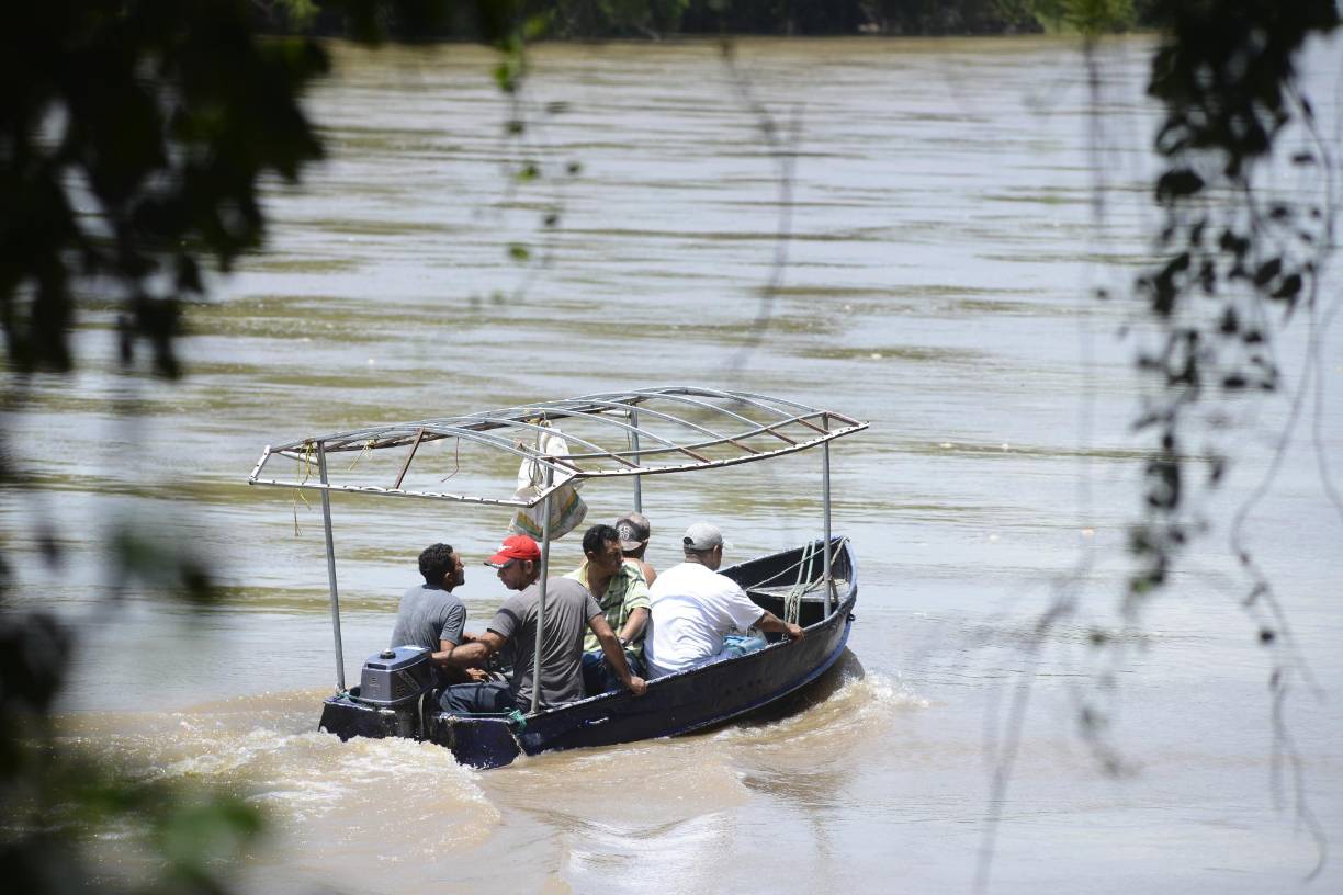 El cadáver estaba flotando en el sector de Santa Ana, Finca Cuarenta, en San Manuel, después de tres días de búsqueda. 