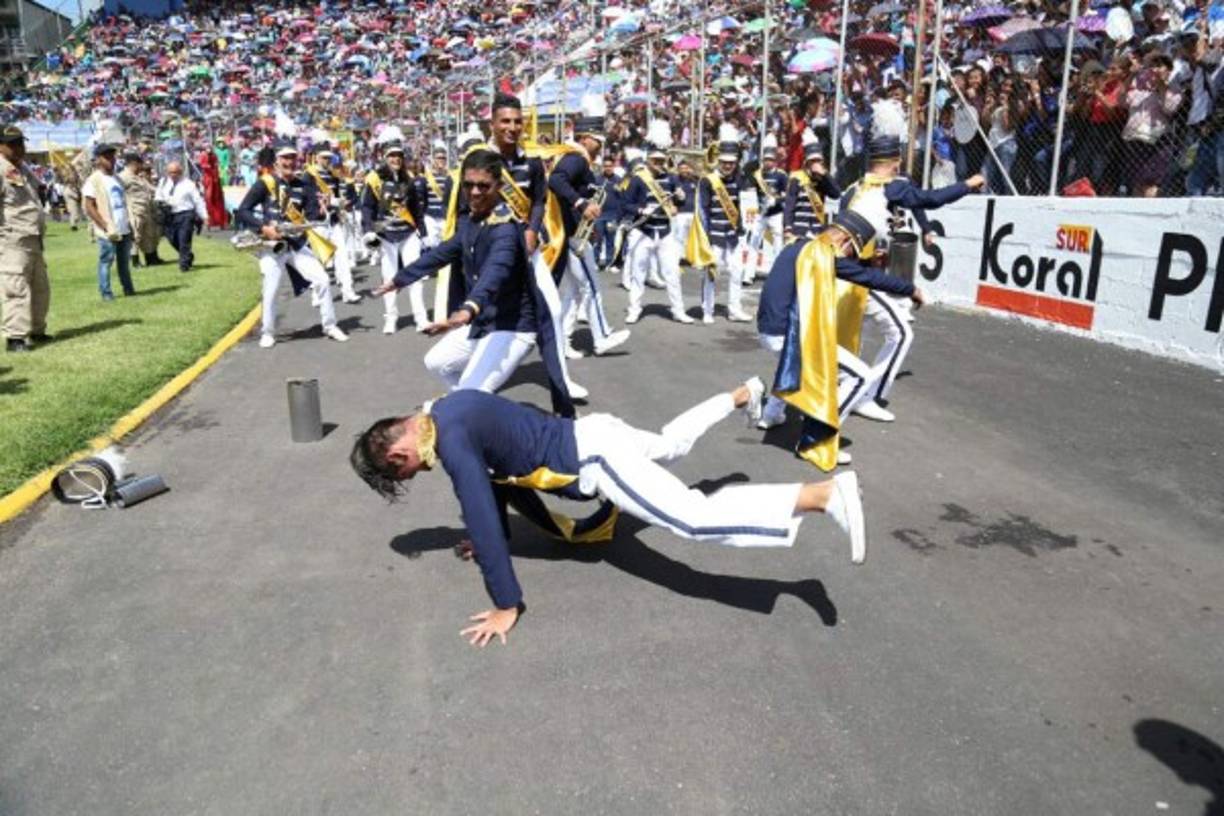 Hubo civismo, pero también alegría. Los estudiantes dieron una muestra de patriotismo y de orgullo de ser hondureños.