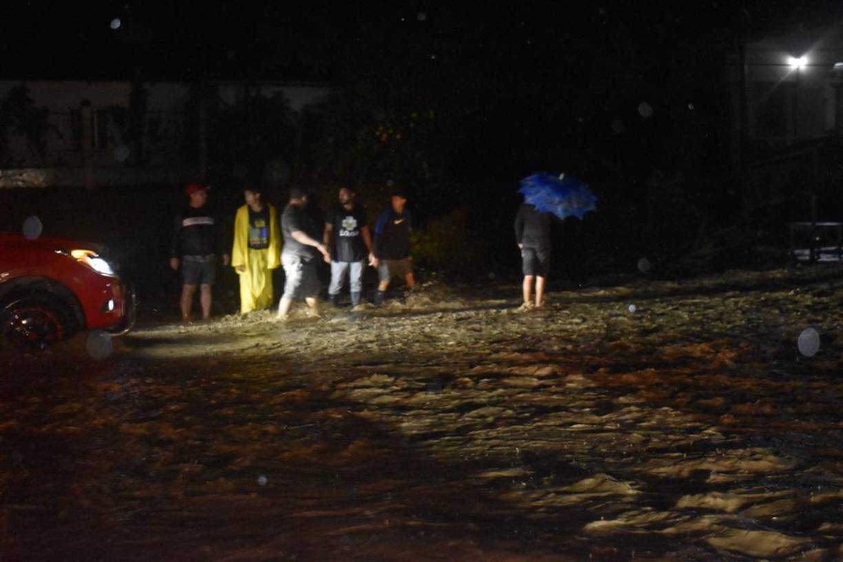 Los pobladores dicen que no podrán dormir porque temen lo peor. 