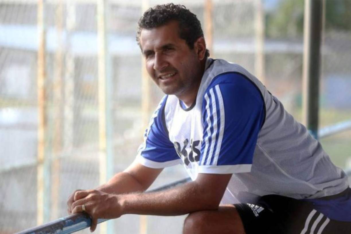 Nerlin Membreño:Un hombre de la casa en el Olimpia, dirige al Olancho FC de la segunda división y lo tiene en la final.