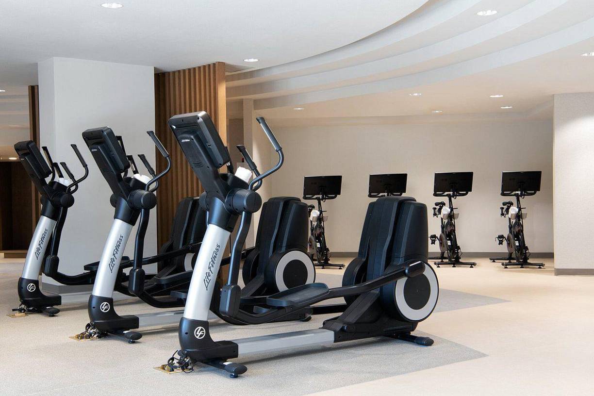 Las instalaciones cuentan con todo lo necesario. Este es el gimnasio, que se encuentra bien equipado para realizar trabajos dentro del hotel.