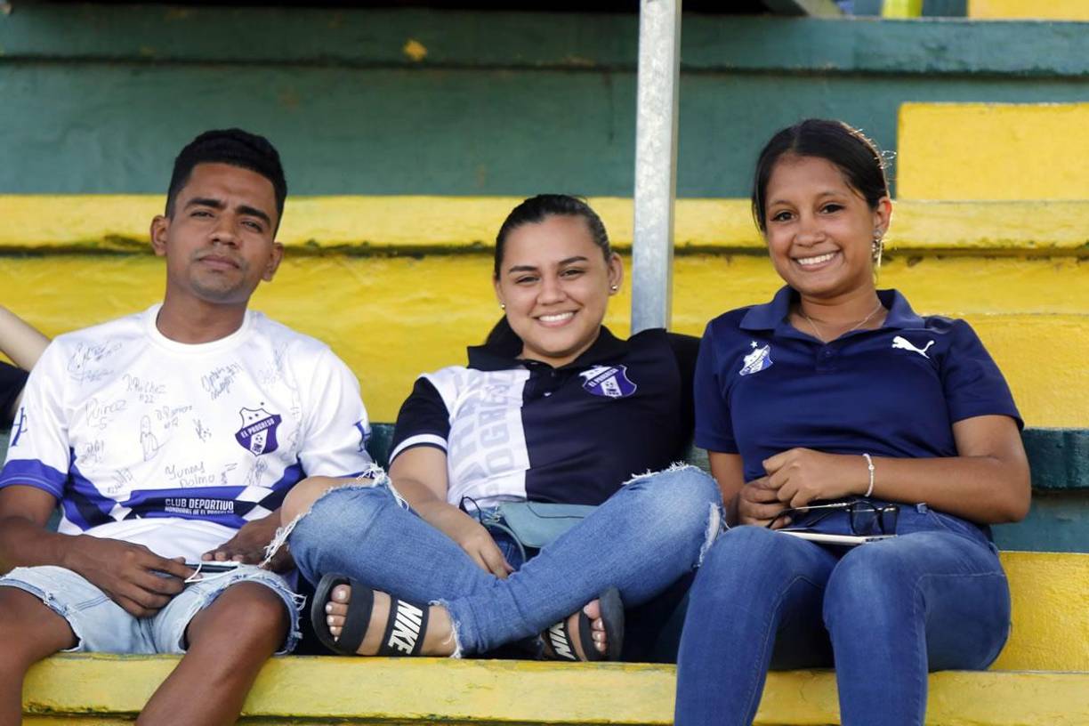 Aficionados del Honduras Progreso también alentaron a los suyos en el duelo ante Real España.